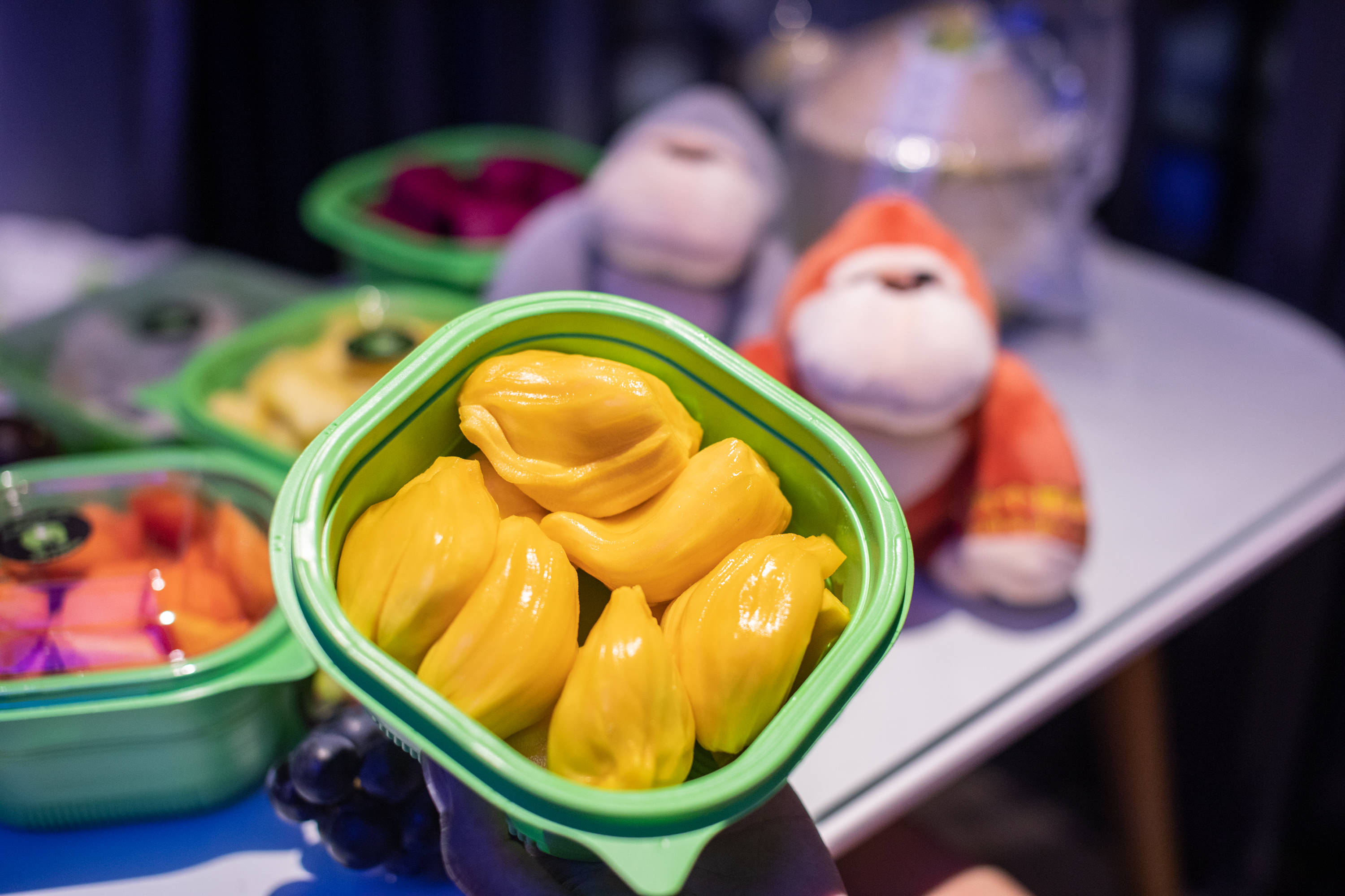 95水果种类:他们家的鲜切水果都是当季新鲜水果,现摘现切后装盒配送