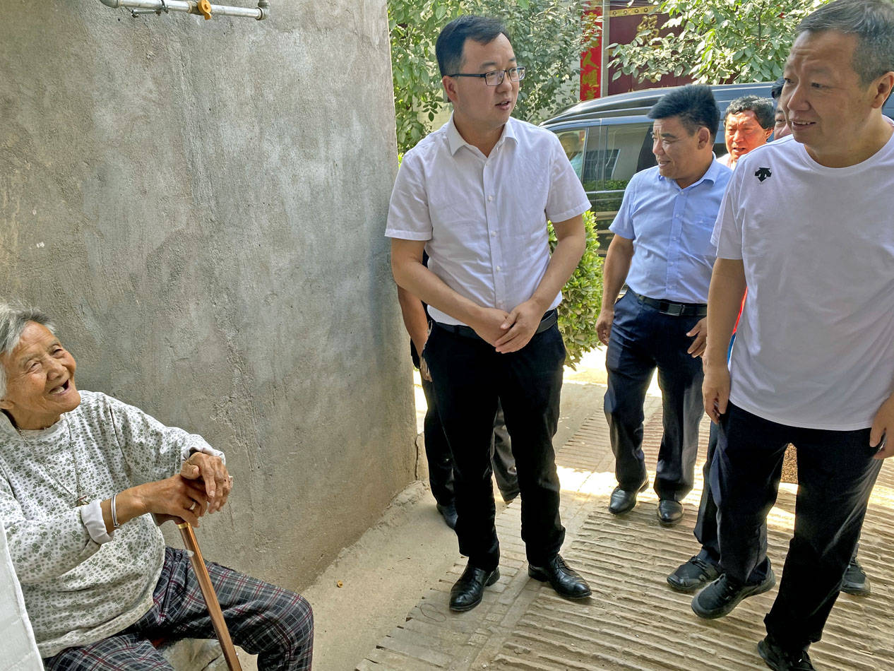 大荔爱心企业家慷慨解囊:助力两宜镇脱贫攻坚的最后冲刺