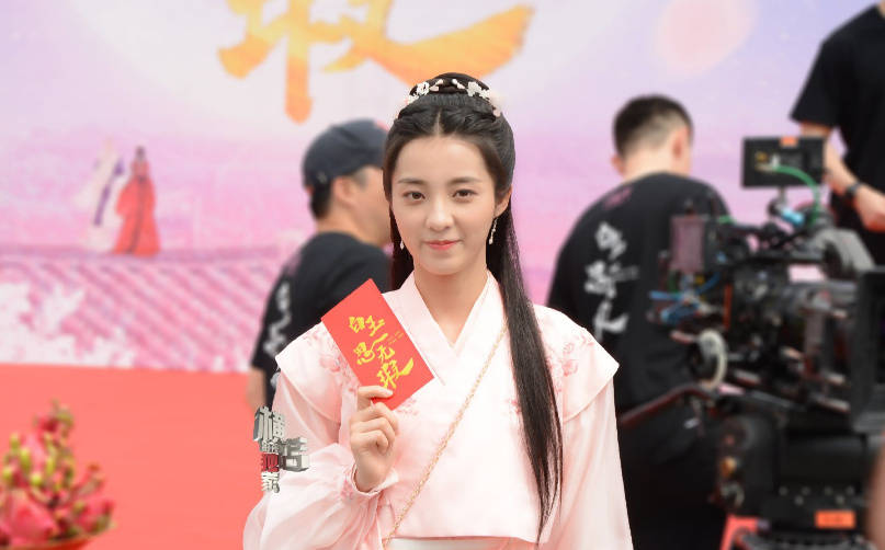 原创白玉思无瑕开机张耀化身纨绔公子女主万鹏又甜又灵