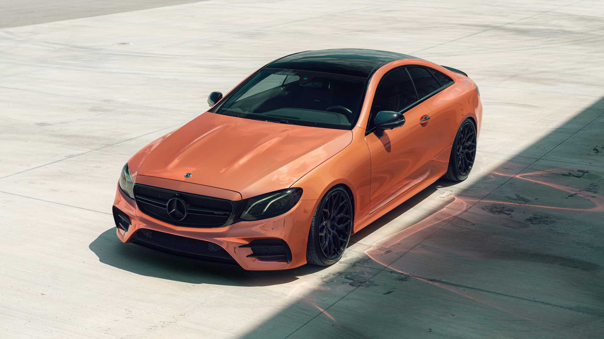 铜色车身配黑圈,百公里加速4.5s,老款奔驰e53美式改装版