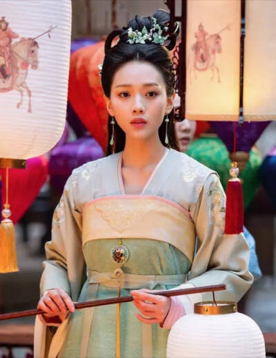 她因口型与台词不符被称为"数字小姐",丁禹兮替她喊冤_周紫馨