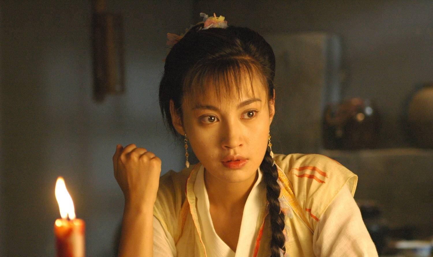 41岁杨雪重温江玉燕勾起了90后们的童年回忆