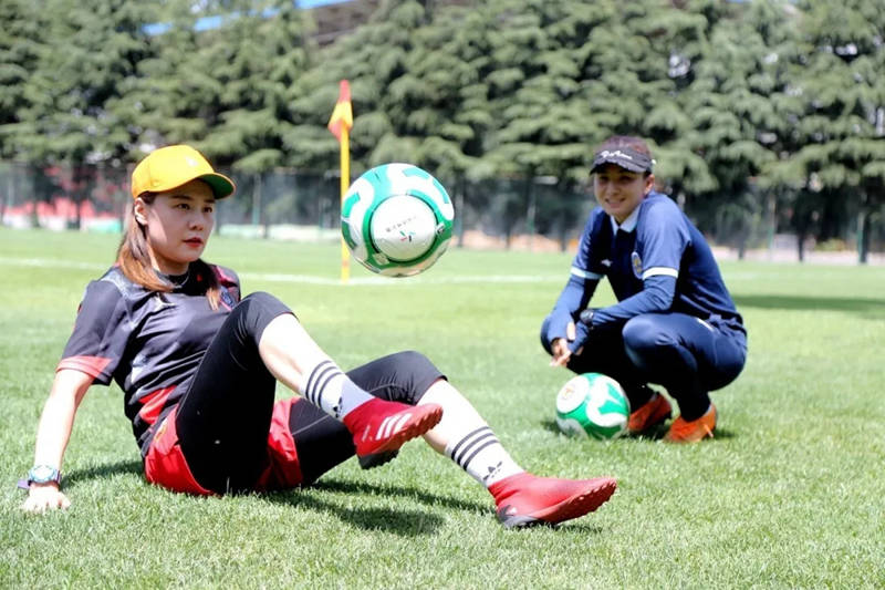 全民健身云行动丨这3种颠球方式你学会了吗