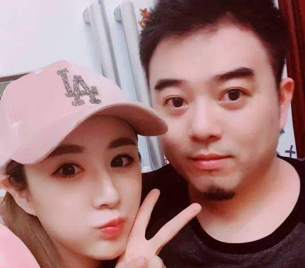 薇娅幕后老板原来是大3岁的他,重点是2人还有这种关系_老公