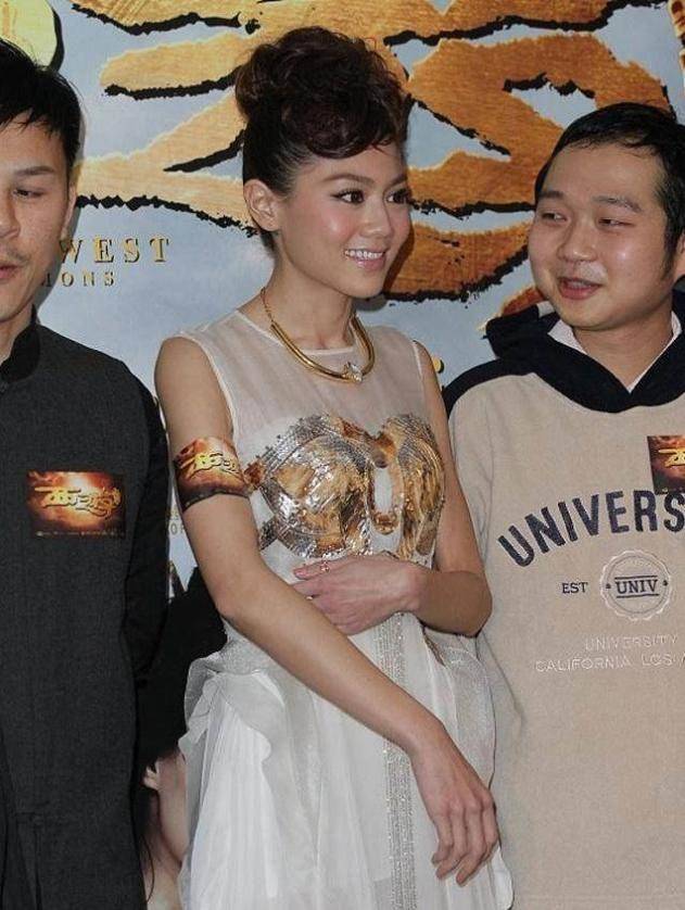 周星驰让她跑龙套,王晶却把她捧红,她却说还是周星驰好!_周秀娜