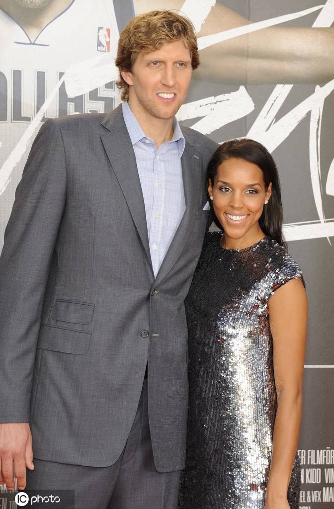 组图:诺维斯基与爱妻相差12岁 年龄差无碍幸福甜蜜