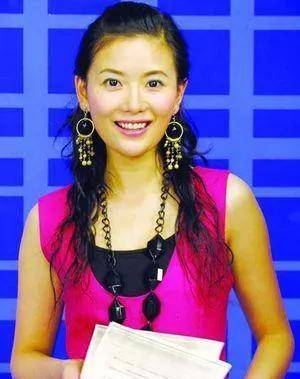 蒋宏杰出生于1978年,在2002年的时候进入湖南台开始主持娱乐节目.