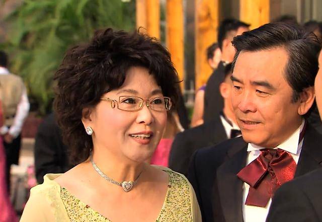 时隔十年再刷tvb经典《珠光宝气》,颠覆了我初看剧中人物的认知