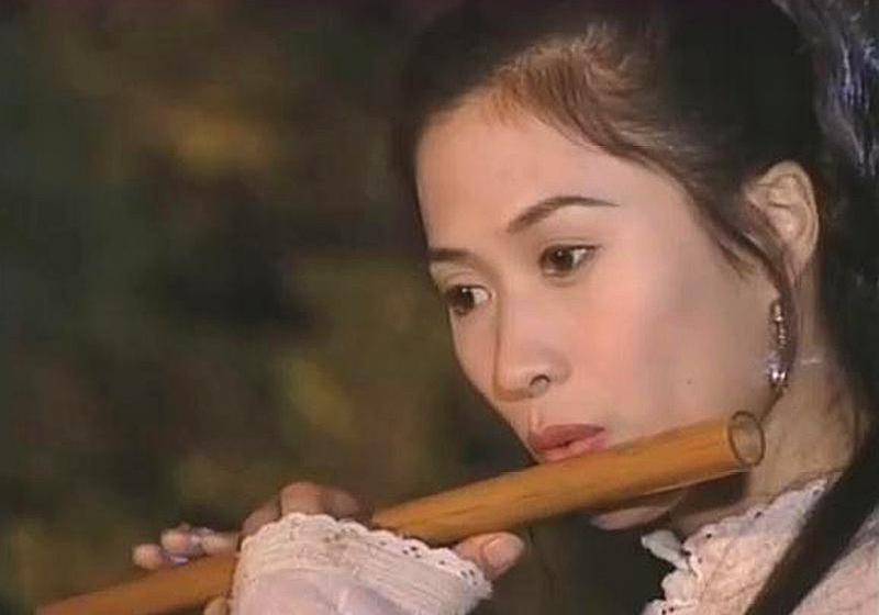 《江湖奇侠传》,又名《雍正传奇》,分为《木兰秋菊》和《龙凤恩仇录》