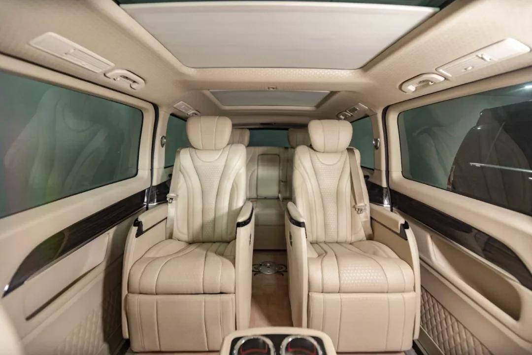 奔驰v260简约风平顶七座商务车一定不要错过超高性价比