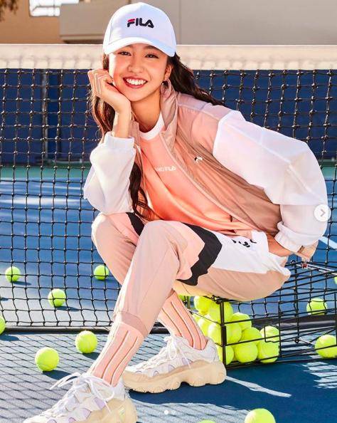 木村光希长腿镇住老爹凉鞋居家生活照青春靓丽这才是17岁的样子