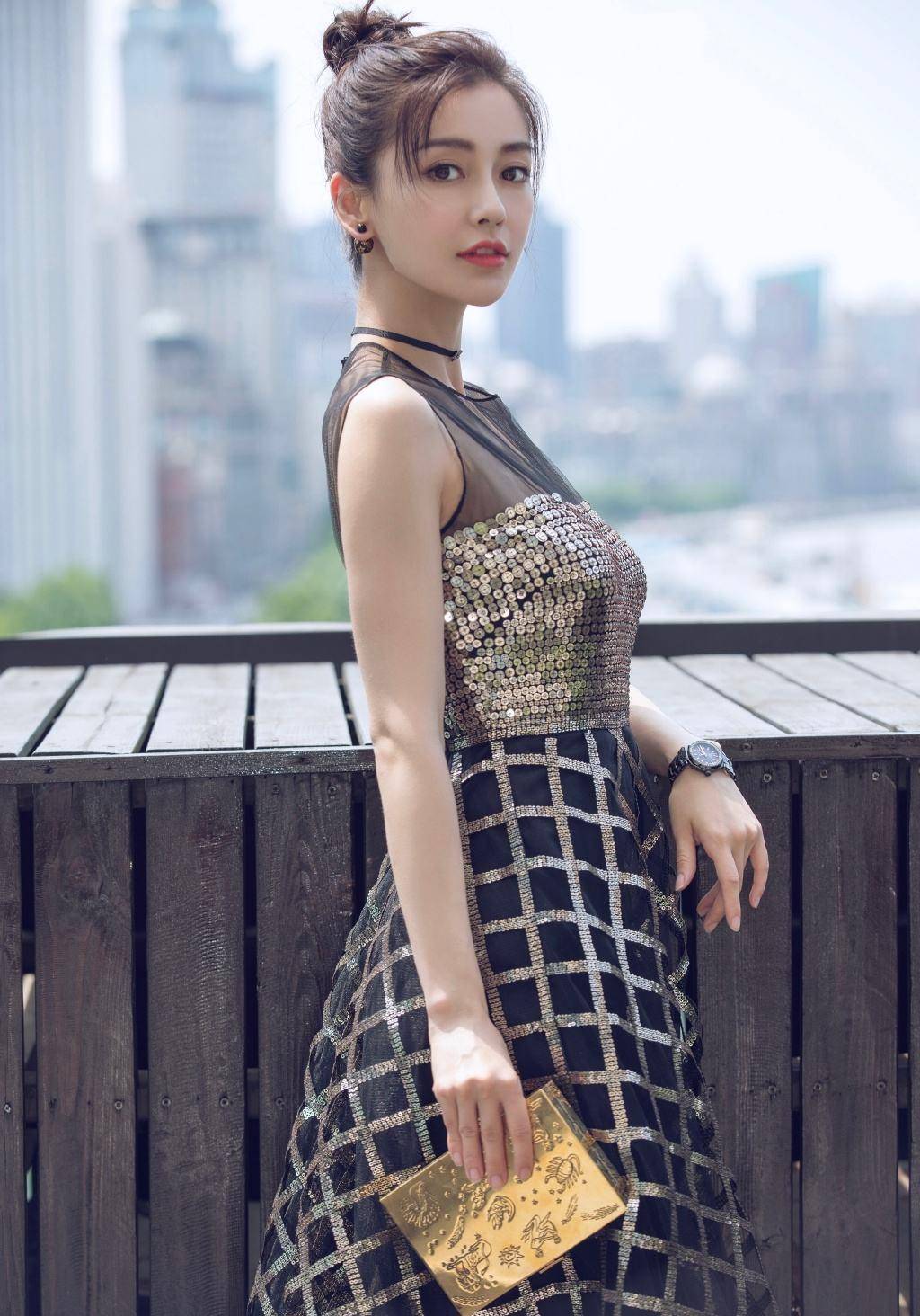 杨颖早年广告旧照没有美颜滤镜后真实颜值一目了然