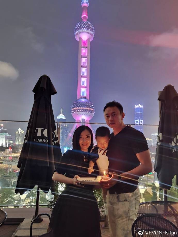 李帅娇妻晒照庆结婚5周年 孙祥董瀚麟齐到场(图)