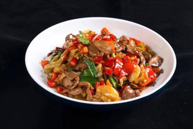 烧牛蛙 美食届扛把子搭配酸萝卜 又是一道百吃不腻下饭菜 04酸辣鸡杂