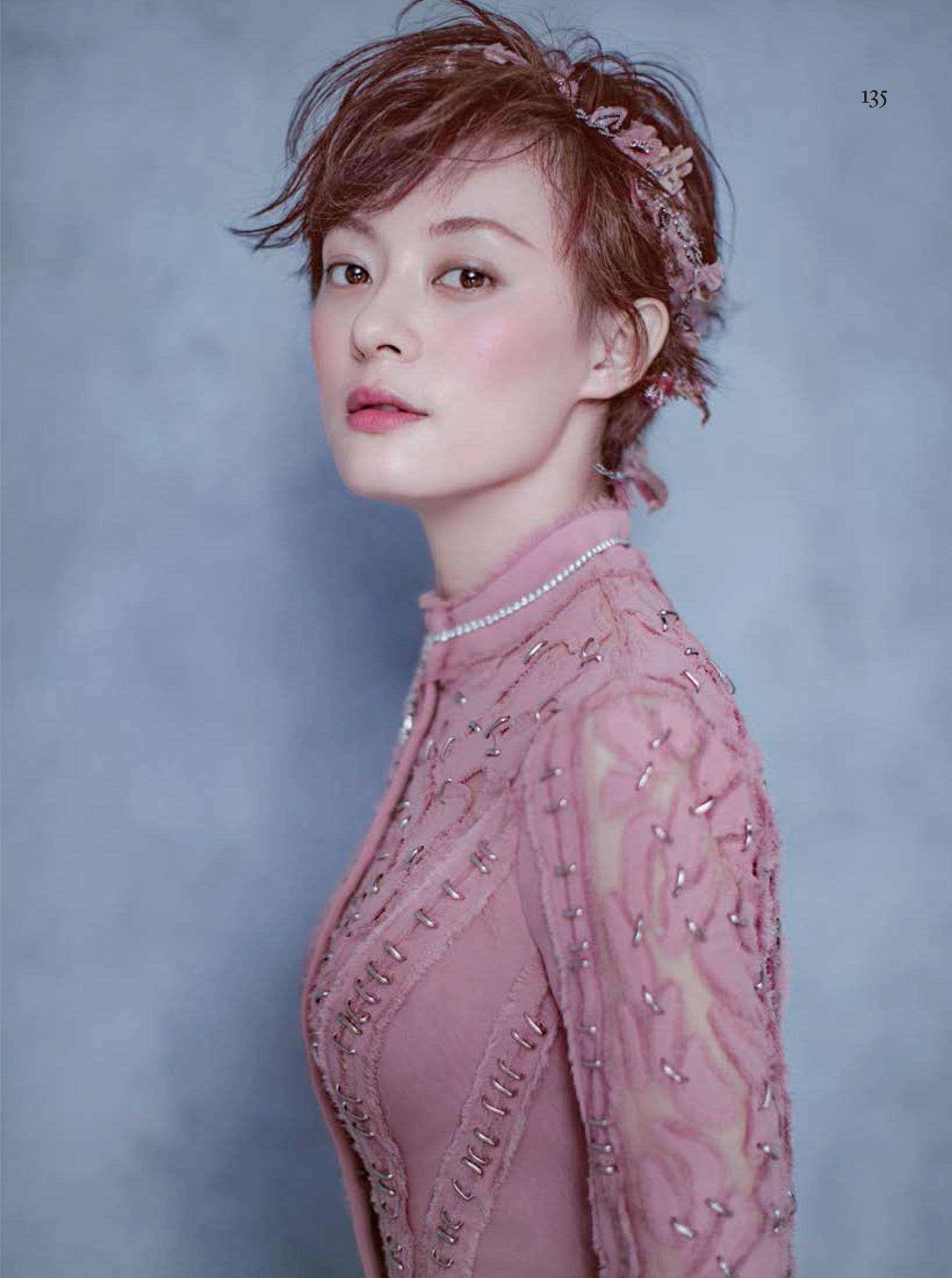 11年后孙俪再次留起长发扎起马尾辫气质超温柔比年轻时候还美丽