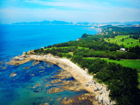 建议两天,毕竟发现王国人真的很多,这样的话可以选择住在金石滩附近