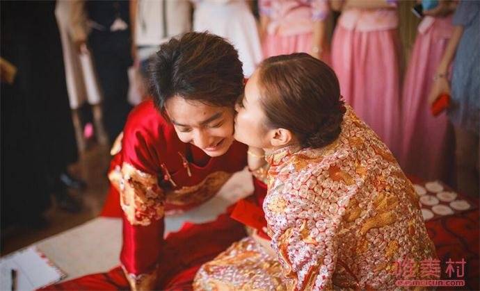 刘智扬栗立是怎么认识 低调相恋多年修成正果结婚照好甜