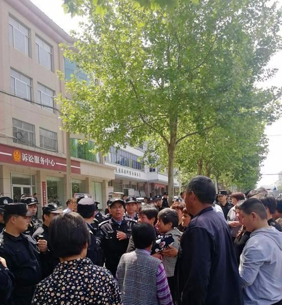 女婴死因不明,父亲砍死医生,罪犯死刑,走的是否明白?