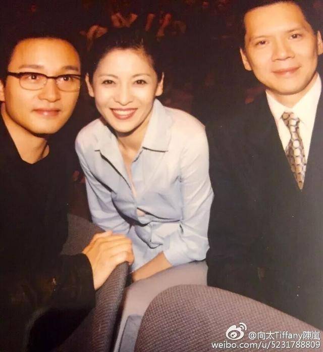 1992年,李连杰追回300万片酬,经纪人被枪杀,直到他出面才脱困_梅艳芳