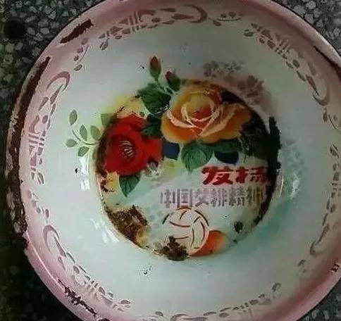 原创搞笑gif段子看到没有土豪是这么吃烤肉的