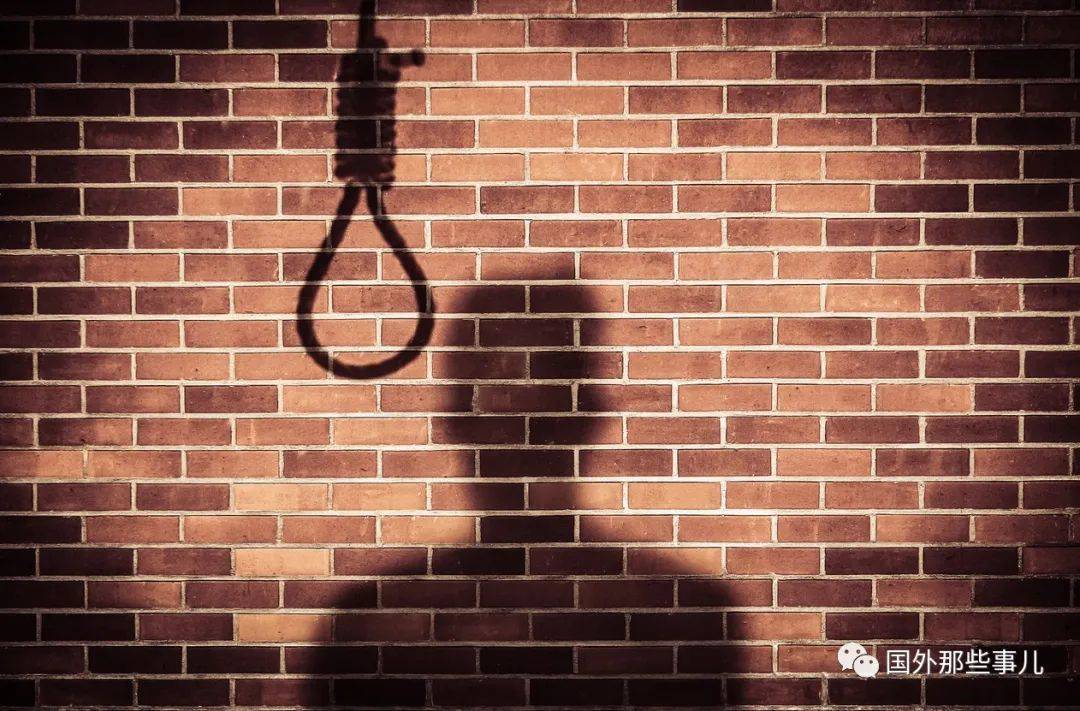 原创 男子家大门紧锁,1家3口全上吊身亡