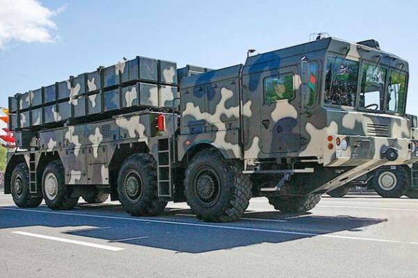 图为波罗乃兹火箭炮