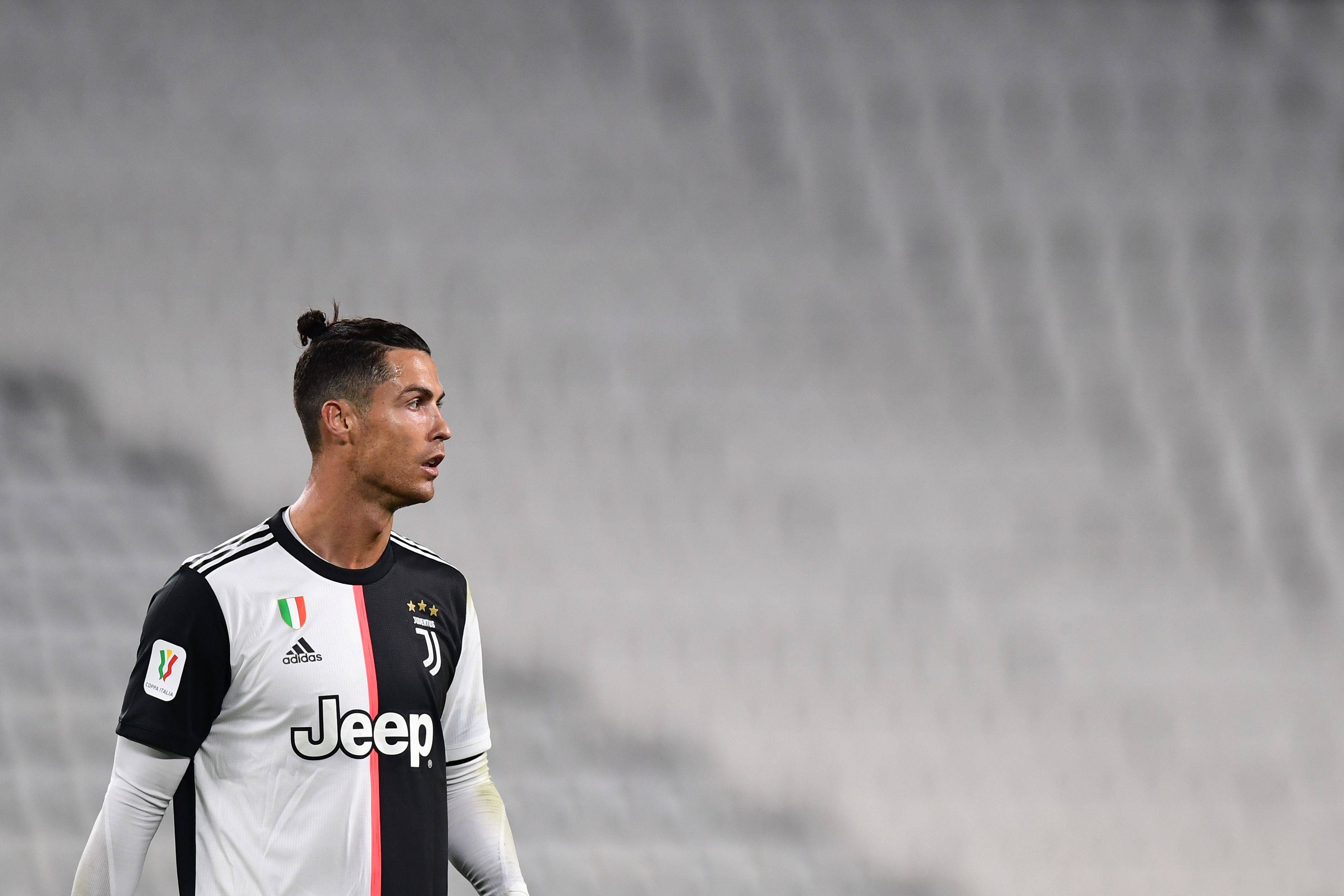 英超豪门报价1.08亿买c罗