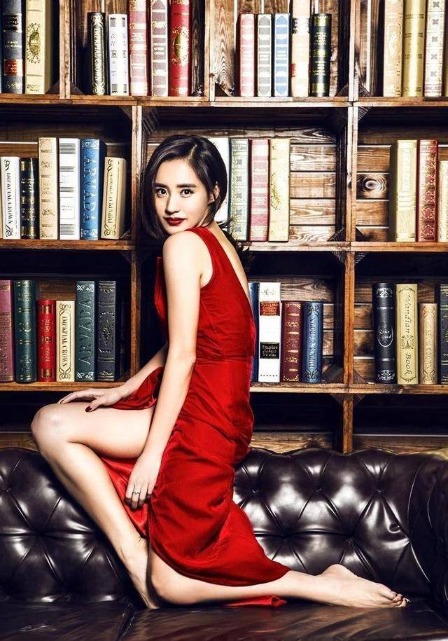 王智性感写真,不止是性感,更加美丽惊艳.