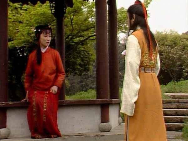 《红楼梦》中香菱换上了袭人的裙子,有什么深意吗?_薛蟠