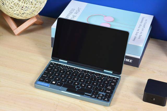 国产推出7寸触摸屏笔记本,酷睿m3-8100y处理器,小到能装进口袋_屏幕