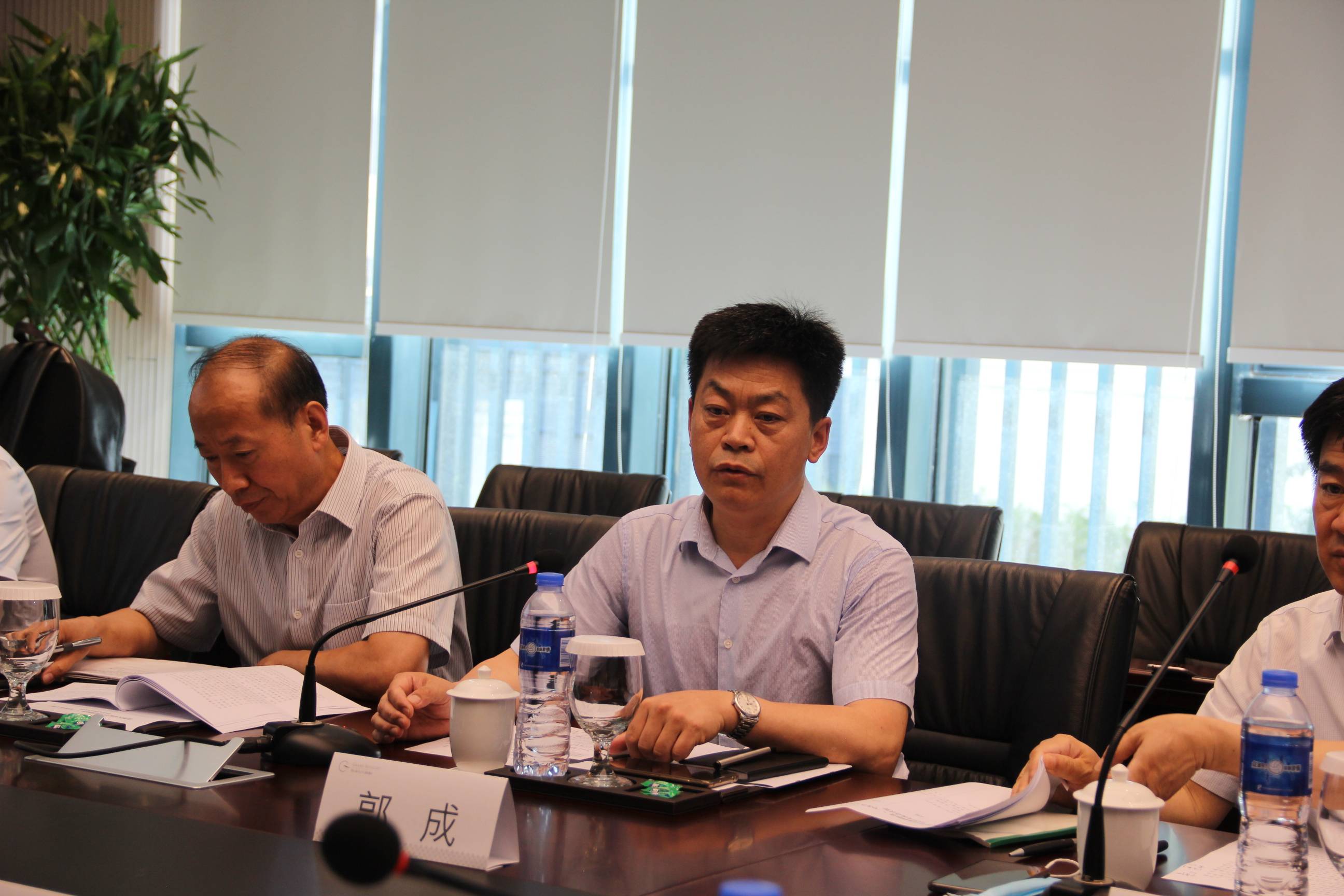 淄博高新区工委委员,工委管委办公室主任 郭成魏玉蛟强调,要把"一号