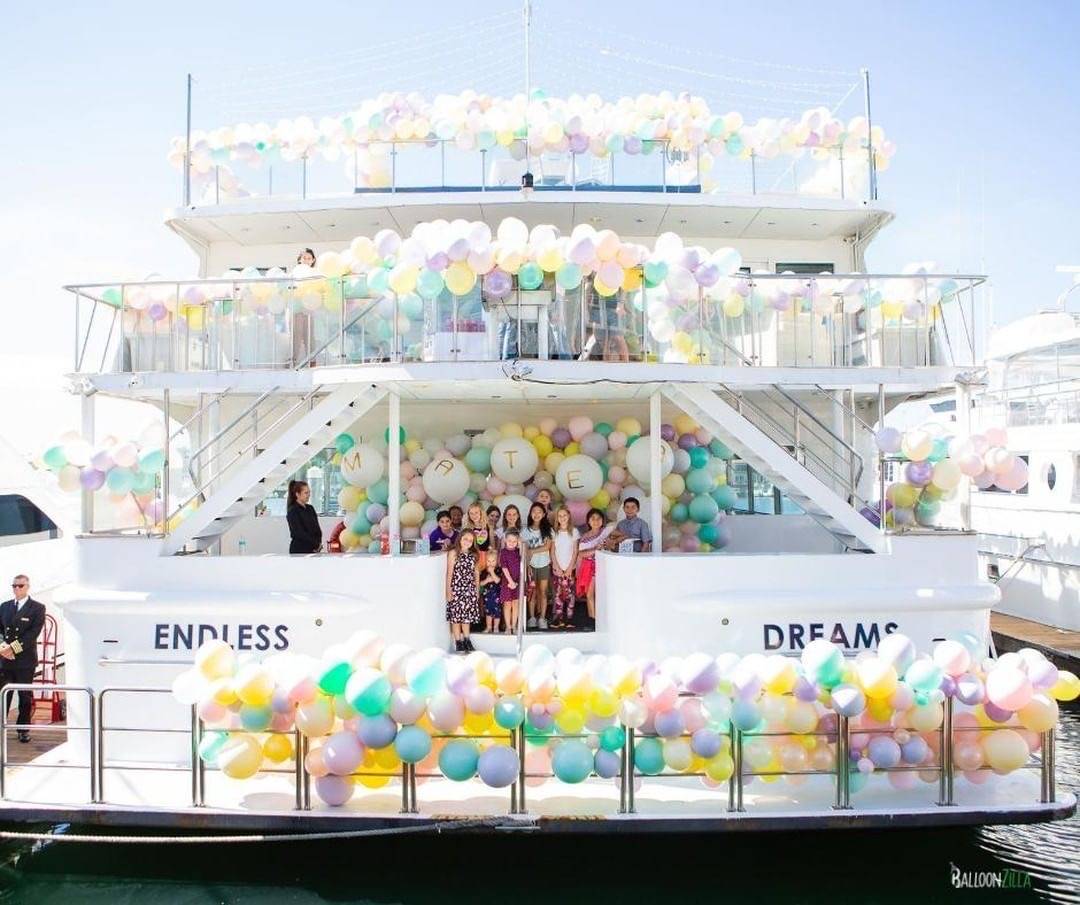 高端网红马卡龙气球游艇布置|私人气球布置|派对气球布置|大型商业
