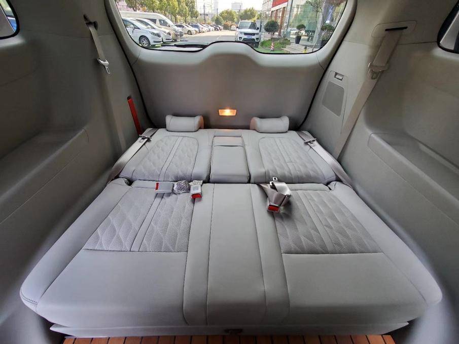 别克gl8商务车豪华升级改装,俗称"别尔法"落地价不到40万