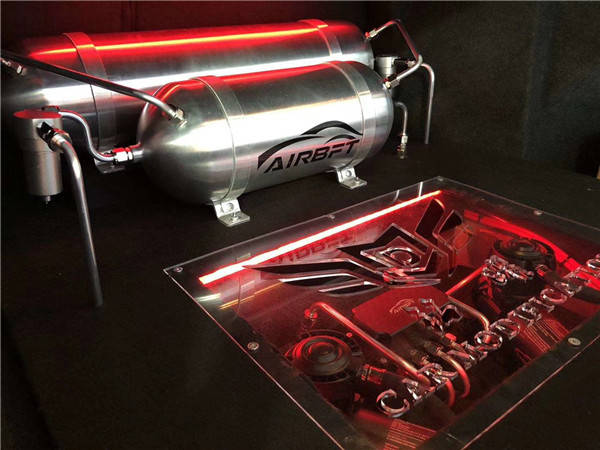 李洋讲述凯迪拉克ats改装airbft气动避震品牌后备箱造型硬管造型设计