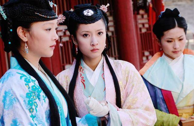 原创老人见小兵经过家门口连忙让女儿给他当小妾后小兵成开国皇帝