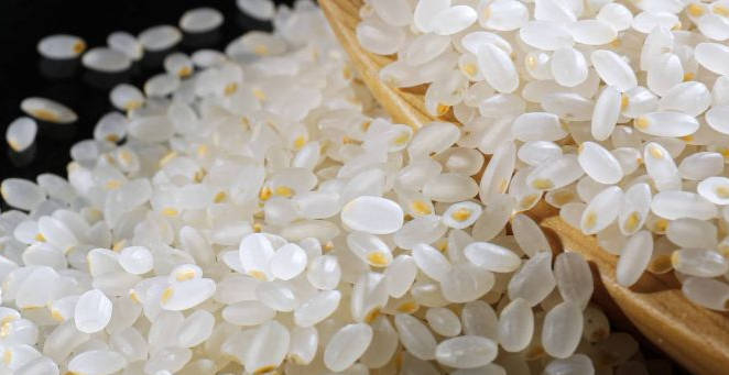 胚芽米 银耳 滋阴润肺,生津效果更强.