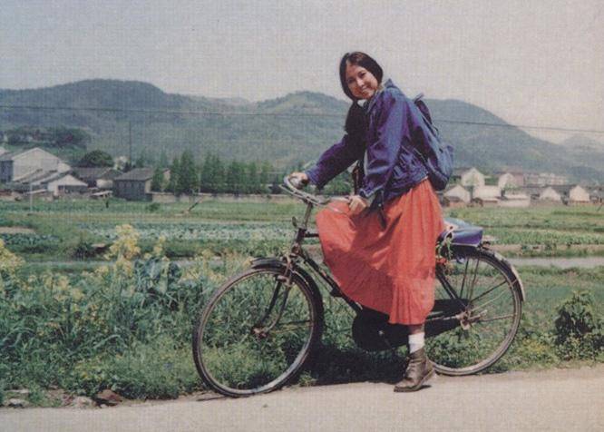 原创47岁三毛千里迢迢寻找77岁王洛宾分别后自缢而亡