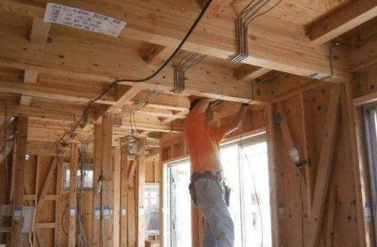 头次见日本电工这样布电线,太聪明了,住几十年也不短路漏电