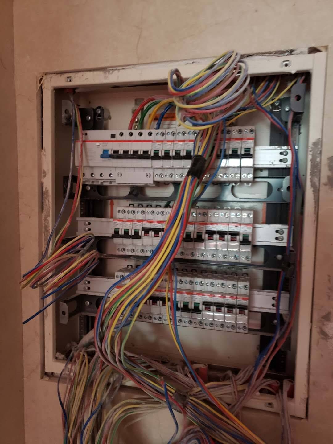 老师傅8年经验总节水电工电工入门基础知识要学哪些