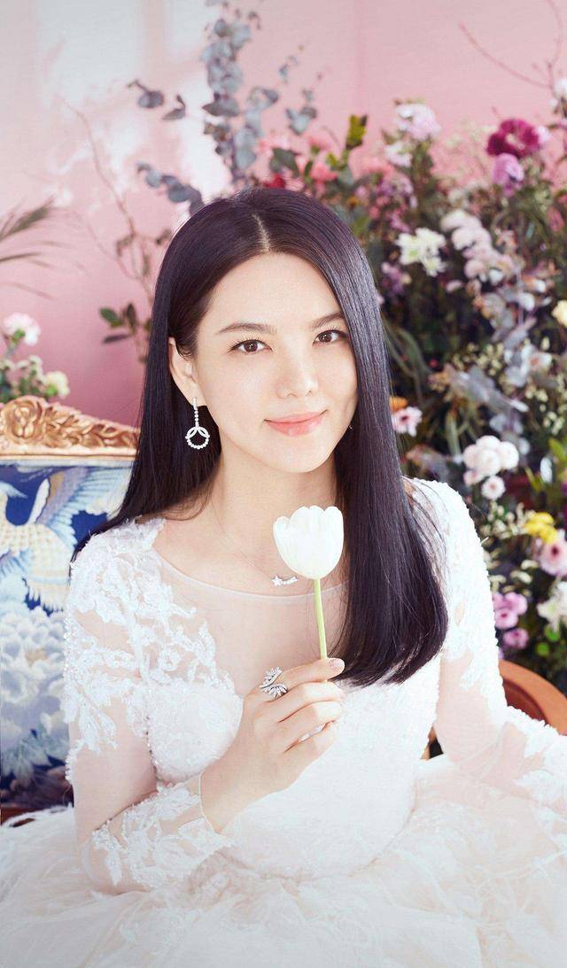 原创李湘:再婚嫁名导王岳伦,自己就是豪门