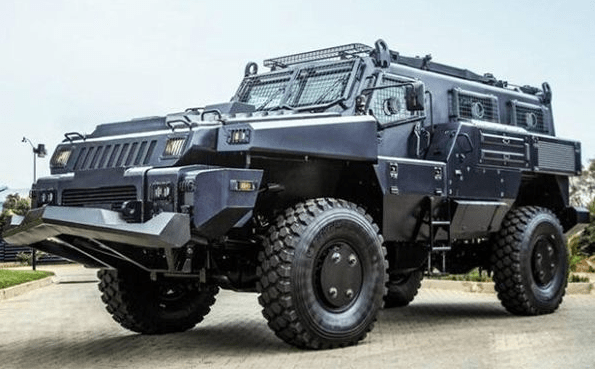 乌尼莫克也甘拜下风!站在顶端的最强越野车,全身装甲重15吨