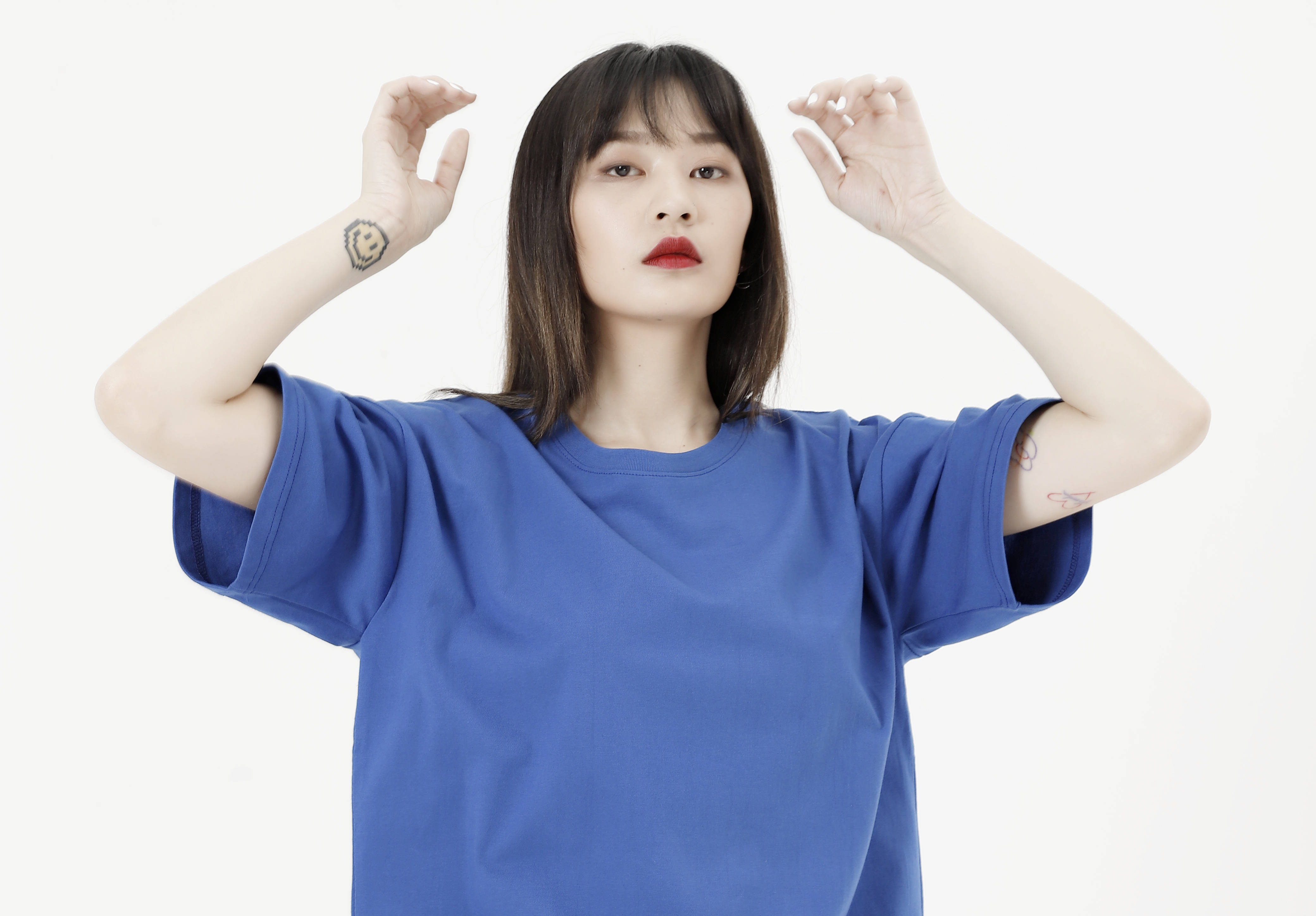 想要显白有气质,这件衣服统统满足你,小姐姐必看