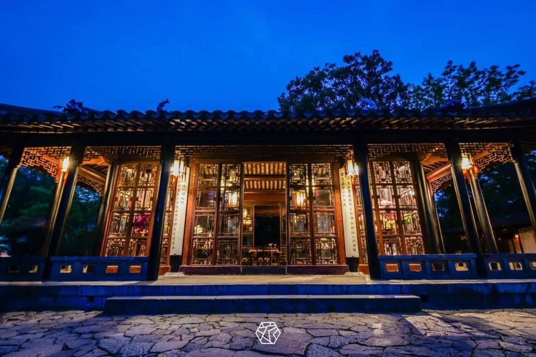 组图丨初夏夜相伴,点亮拙政园