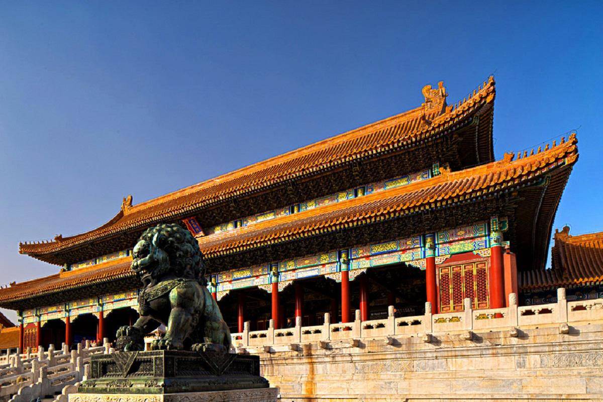 河南小伙挖到19件文物捐给故宫获奖8千后遇困难故宫又给10万