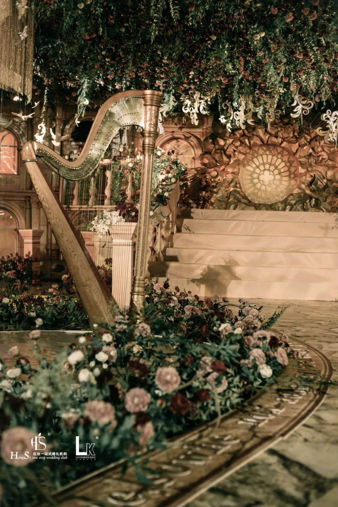 原创欧式宫廷的优雅,复古迷人气质,一场关于欧洲古典文化的向往婚礼