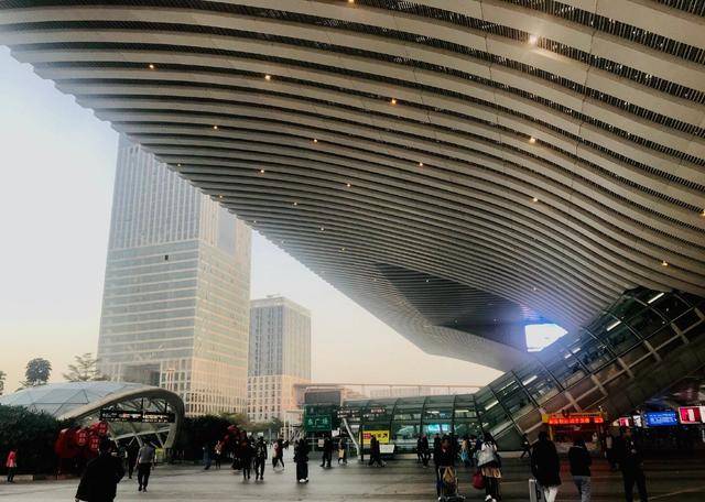 深圳北站东广场图片