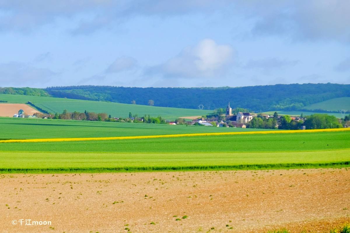 这里只是法国普普通通的乡村,在任何关于法国旅行的指南书都找不到