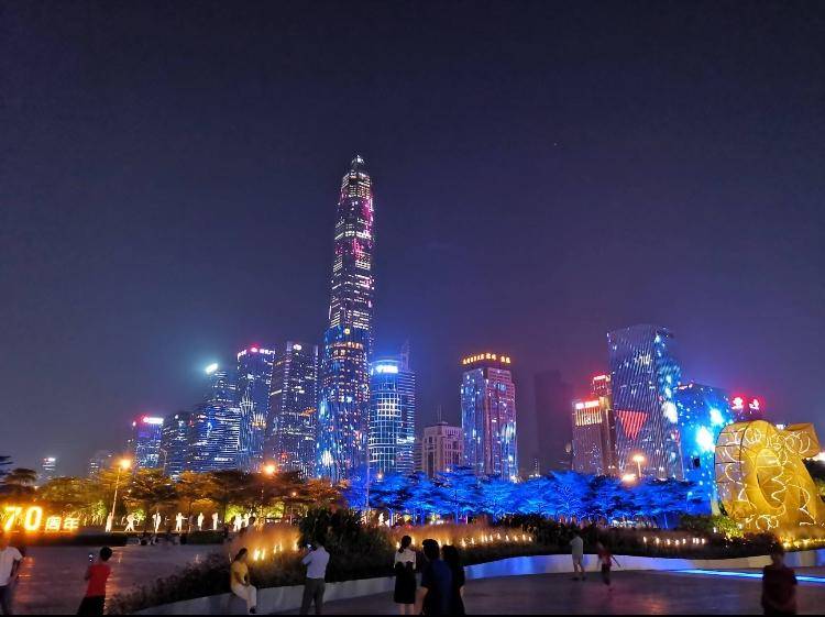 原创看看中国深圳的夜景你就能知道一夜崛起之城不是徒有虚名