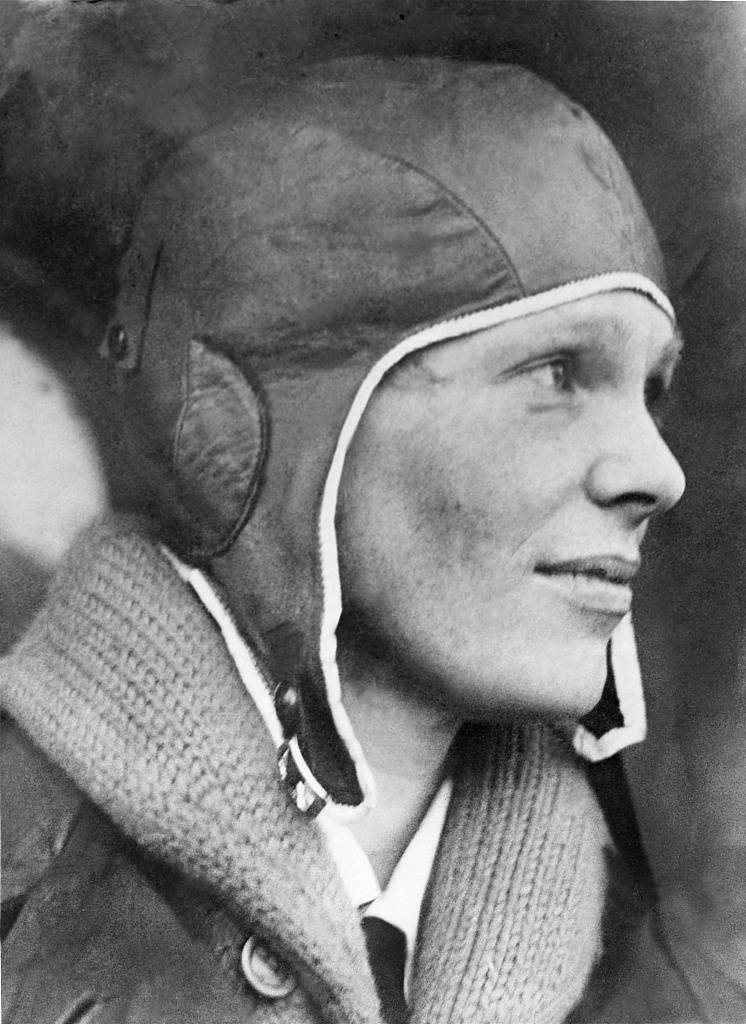 1928年6月18日,美国女飞行员爱米莉亚·埃尔哈特(amelia earhart)成为