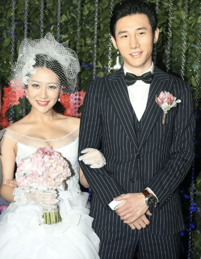 原创为何白冰被称京城四美?看她和前夫的结婚照,被惊艳了
